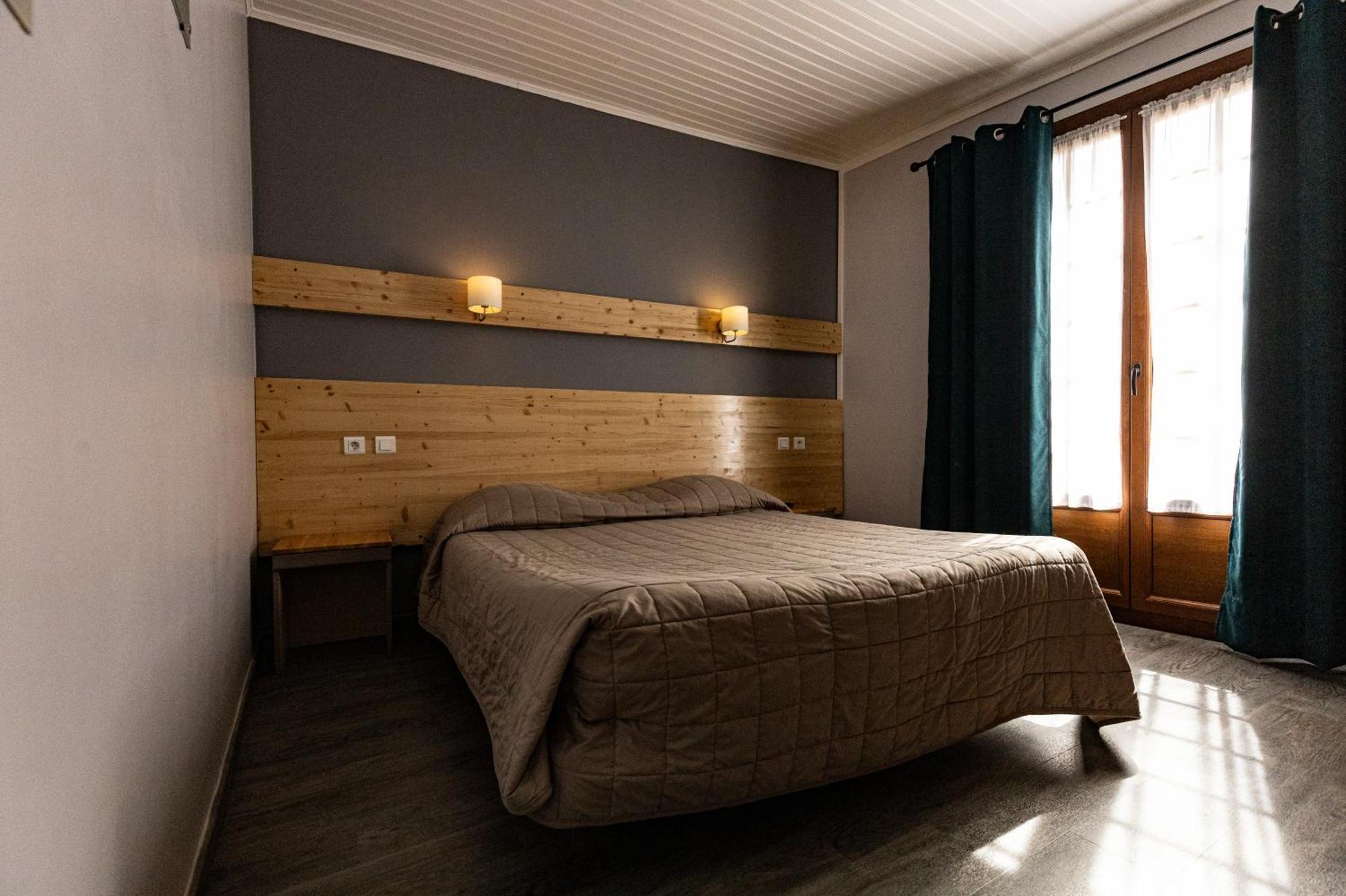 Hotel Le Coq D'Or Лез-Анґль Екстер'єр фото